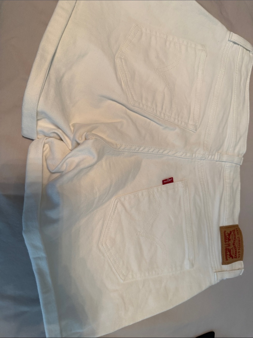 Levi’s Jean short white womens